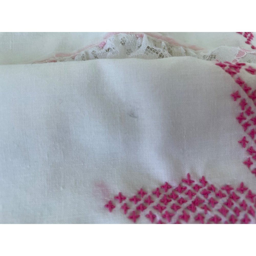 Vintage pair PIllow cases Embroidery Cross Stitch Pink Flowers - Picture 12 of 12